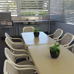  Hotel Amira Australia